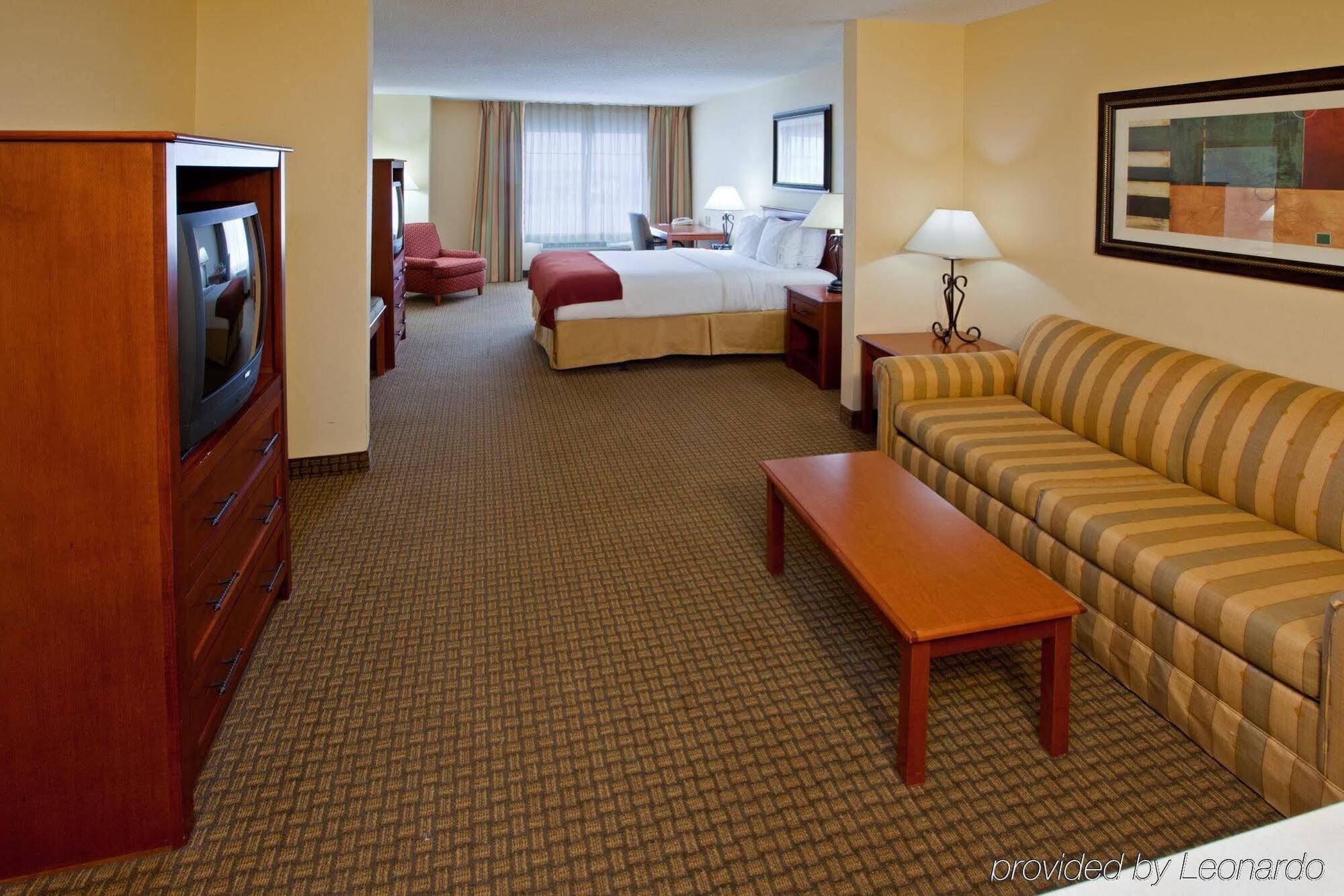 Holiday Inn Express Hotel & Suites Greenville By Ihg Extérieur photo